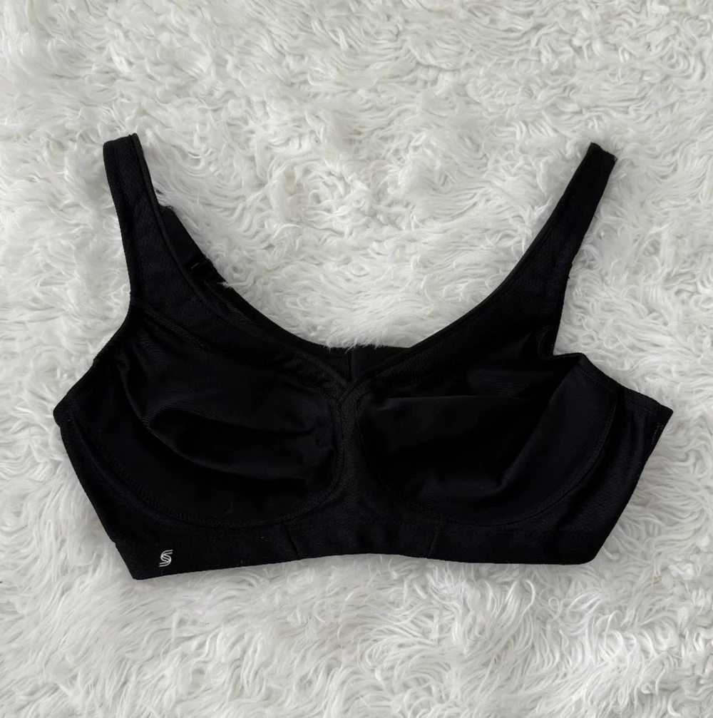 Glamorise Sport Elite Performance Wire Free Black Bra. Size 38C. New without tag